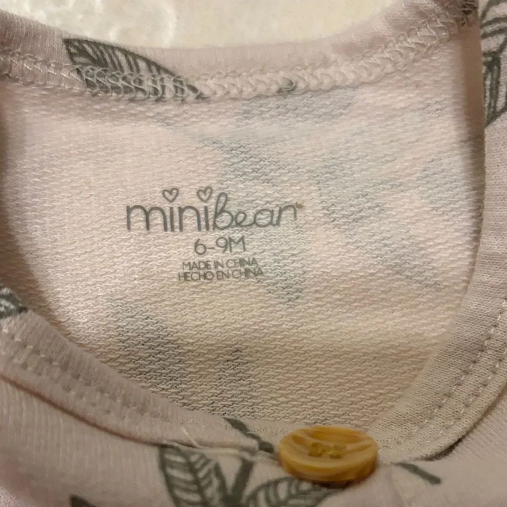 Minibean Leaf Print Onesie - Picture 5 of 5